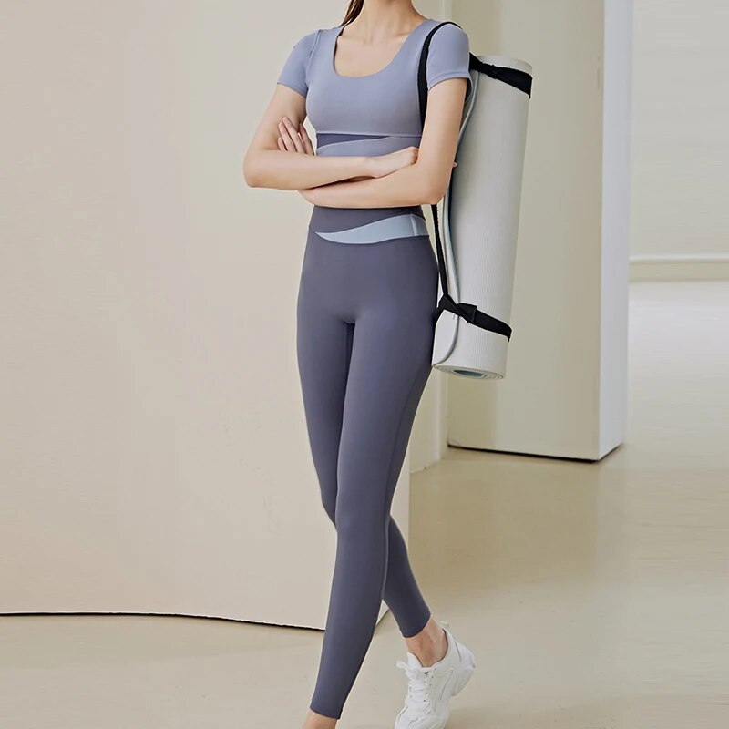 Two-Piece Gym Ensemble: Sports Crop Top and Running Fitness Suit - TresAce